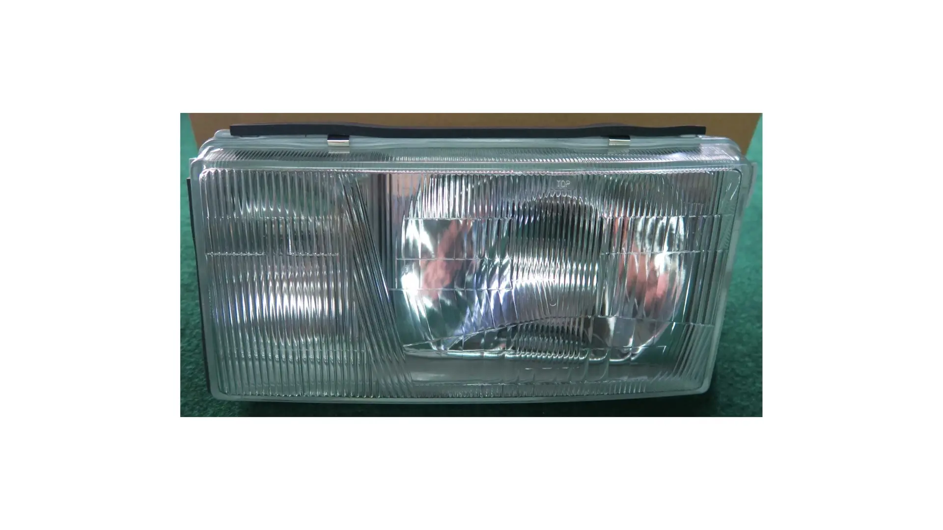 HEAD LAMP , NISSAN C22 94' LEFT -LOCAL *AUG24*